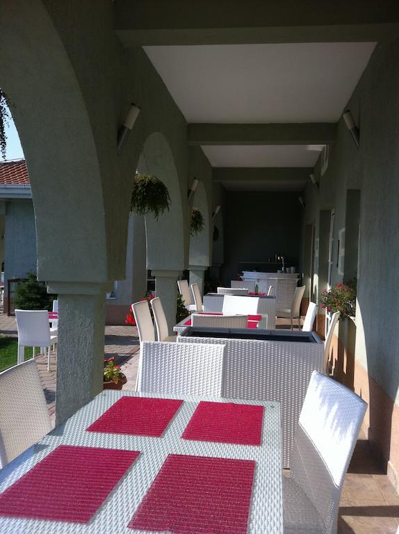 Sunny House Hotel Sopiste Exterior photo
