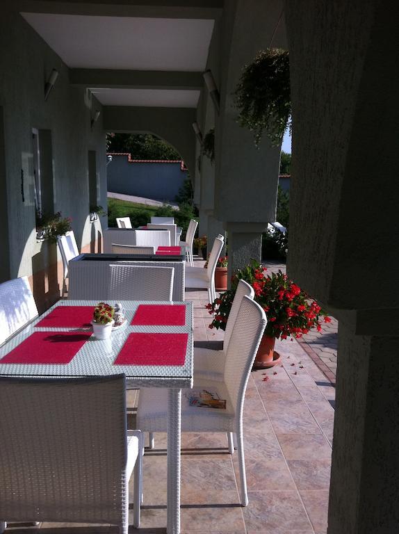 Sunny House Hotel Sopiste Exterior photo